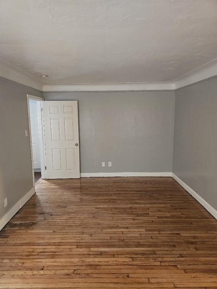 9717 Balfour Rd - Photo 3 of 8