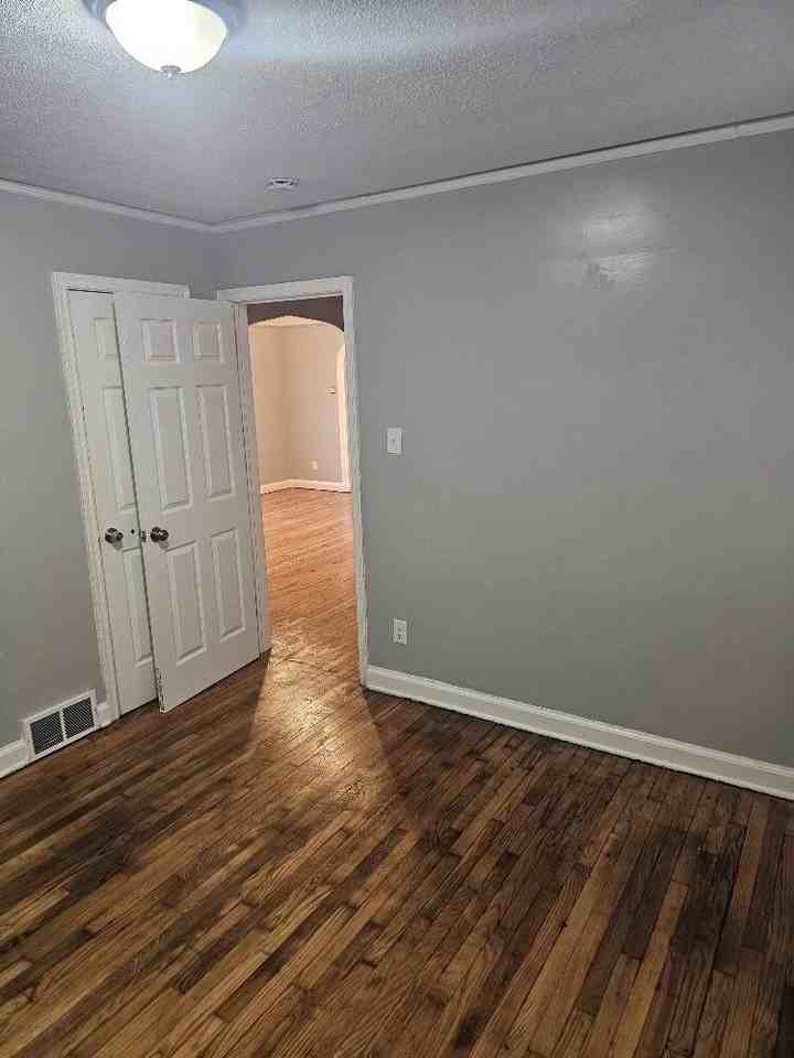 9717 Balfour Rd - Photo 4 of 8