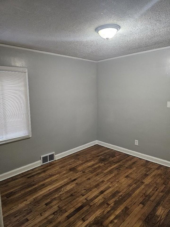 9717 Balfour Rd - Photo 7 of 8