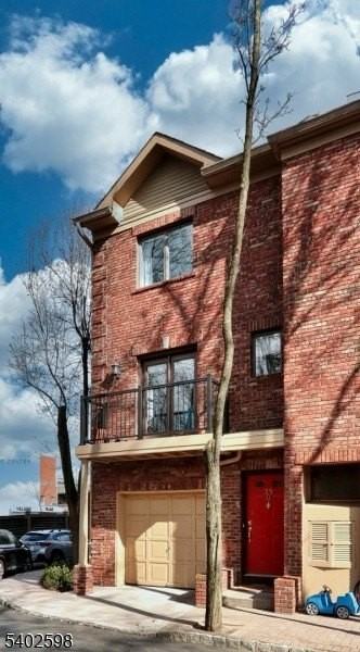 35 Mews Ln - Photo 2 of 45