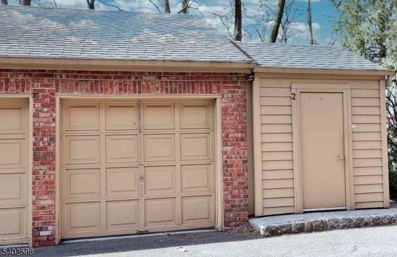 35 Mews Ln - Photo 5 of 45