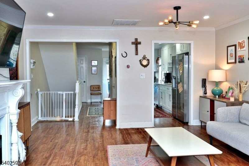 35 Mews Ln - Photo 7 of 45