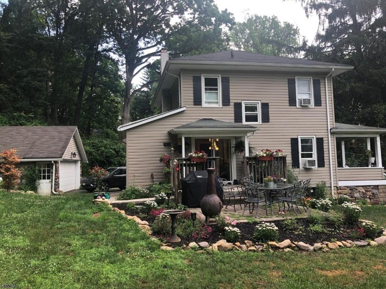 21 Everdale Rd - Photo 4 of 13