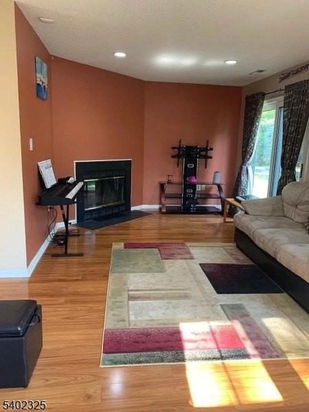 2 Halstead Pl - Photo 4 of 16