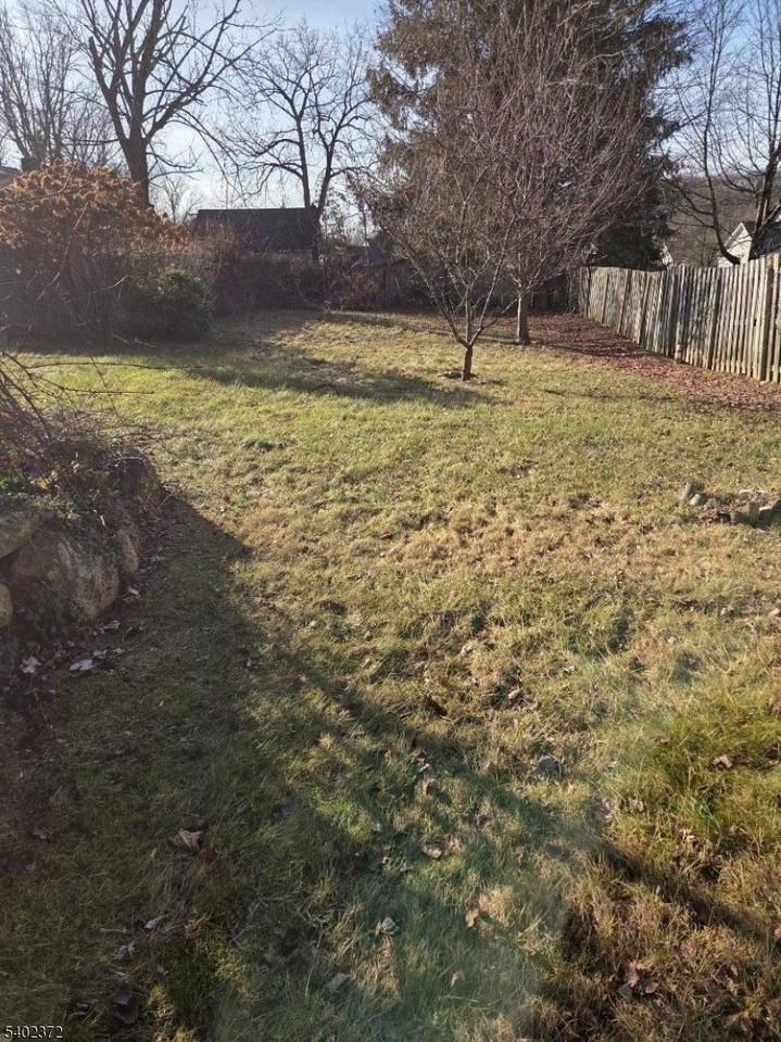 150 Center St - Photo 3 of 13