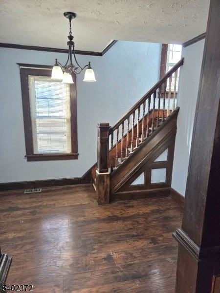 150 Center St - Photo 6 of 13