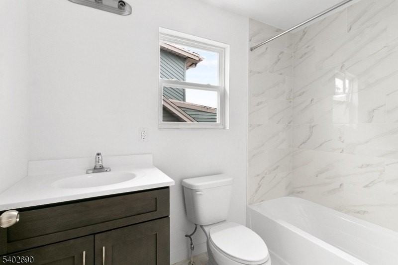 244 Pomona Ave - Photo 3 of 23