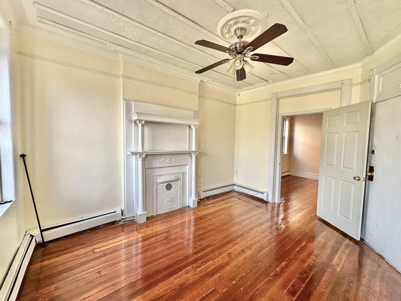 319 8th St #5L - Photo 3 of 14