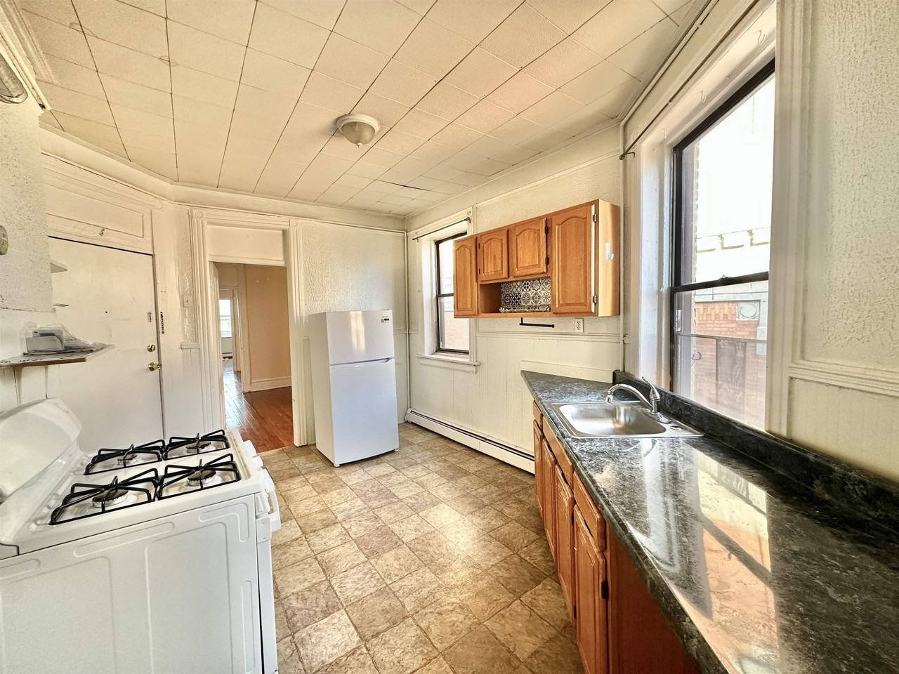 319 8th St #5L - Photo 4 of 14