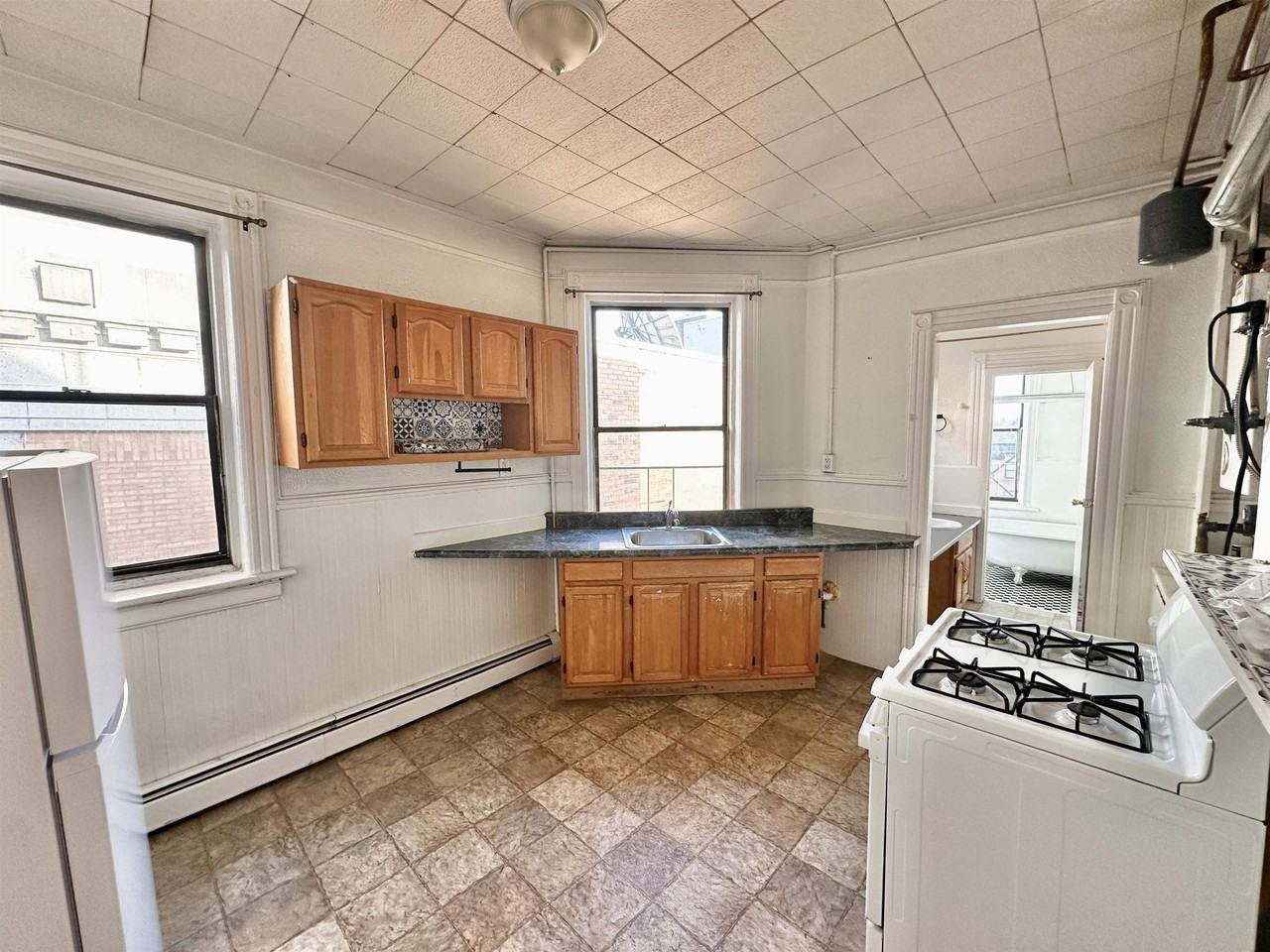 319 8th St #5L - Photo 5 of 14