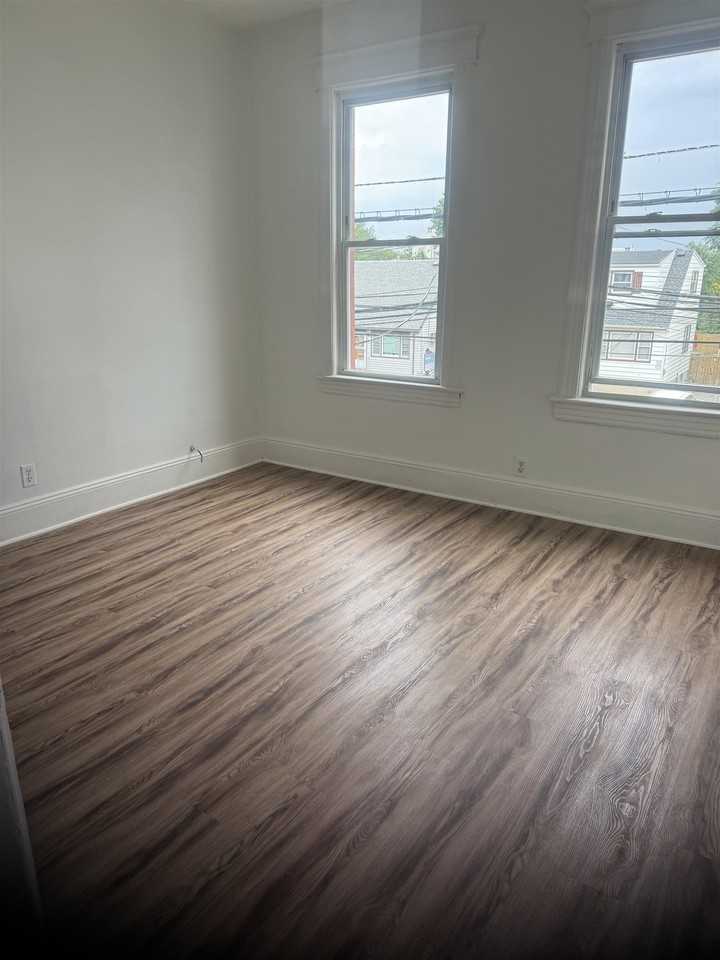 351 Avenue E #2 - Photo 4 of 20