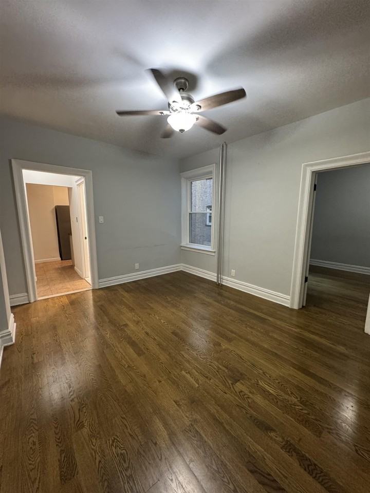 55 Corbin Ave #5 - Photo 4 of 10