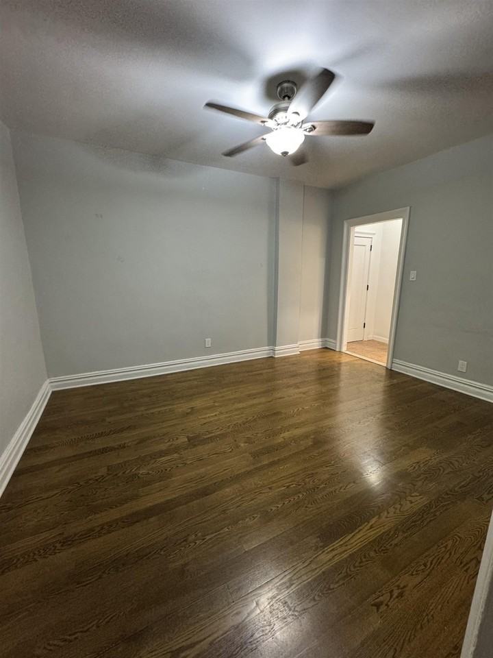 55 Corbin Ave #5 - Photo 7 of 10