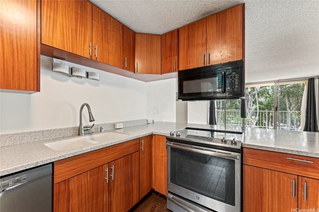 95-2044 Waikalani Pl Apt C304 #C304 - Photo 4 of 25