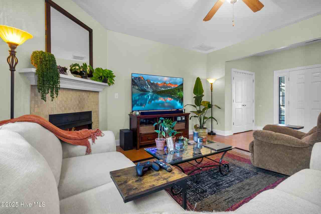 112 Wild Oak Dr - Photo 3 of 30