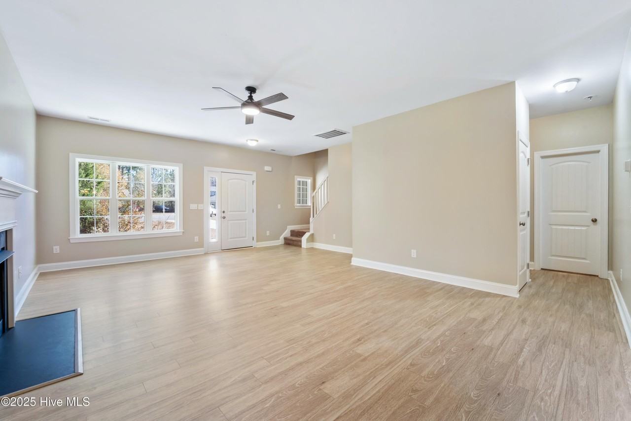 105 Rita Ln - Photo 4 of 27