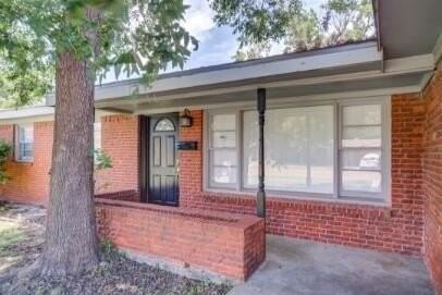 2611 49th St - Photo 3 of 35