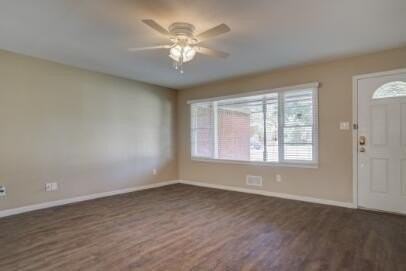 2611 49th St - Photo 4 of 35