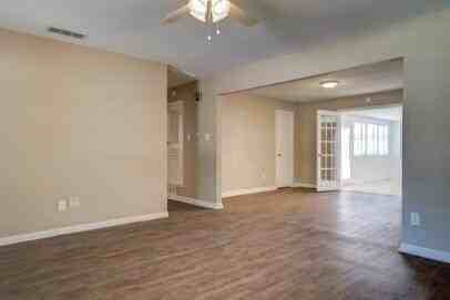 2611 49th St - Photo 7 of 35