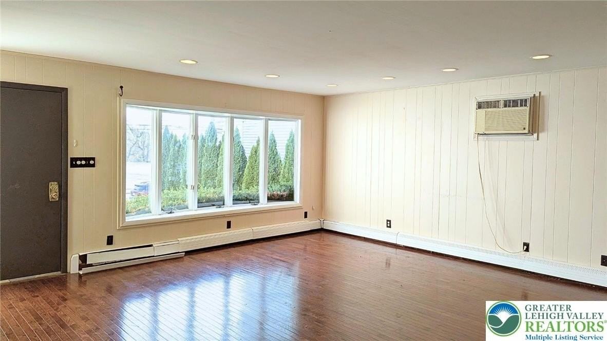 1603 Butler St - Photo 5 of 18