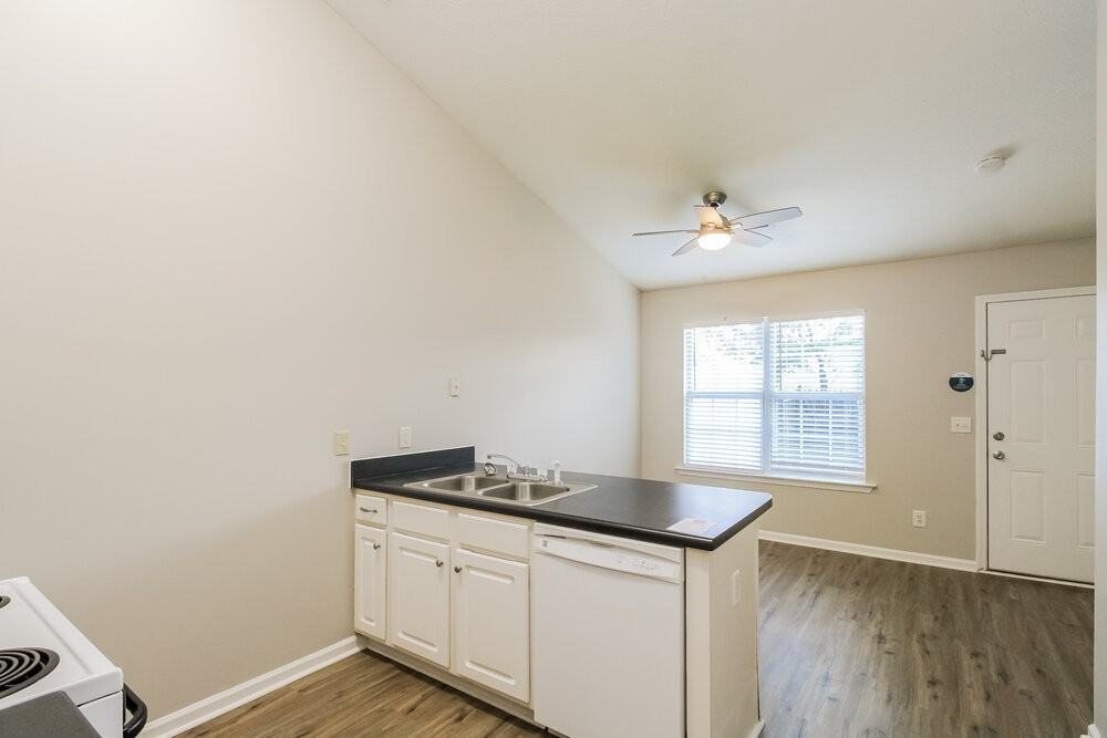 720 Dellwood Dr - Photo 6 of 16