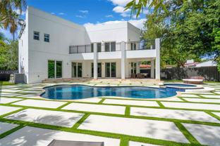 2510 Sw 2nd Ave - Photo 1 of 1