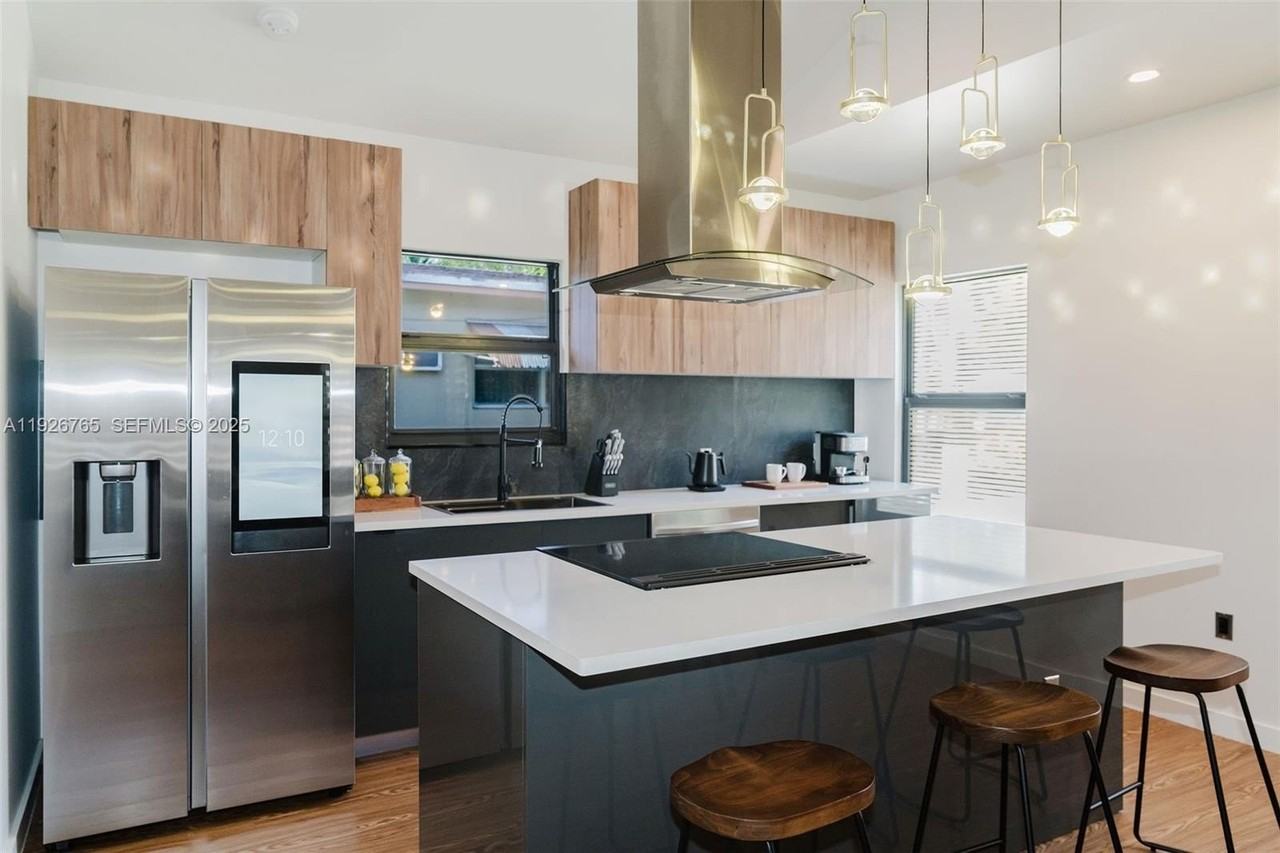 1040 Nw 120th St - Photo 7 of 41