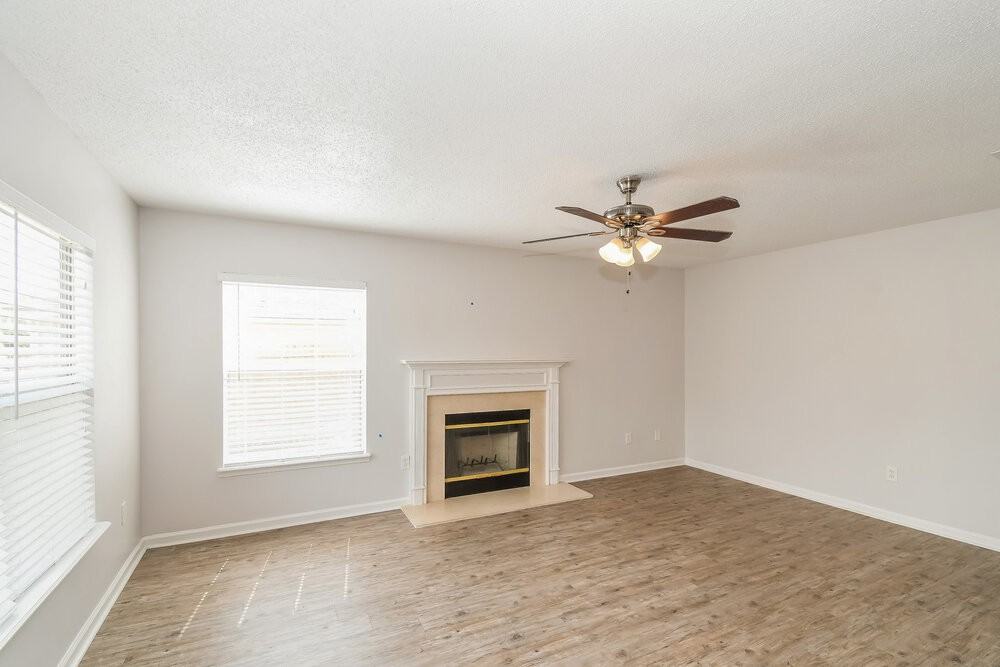 14139 Crestwick Dr W - Photo 4 of 17