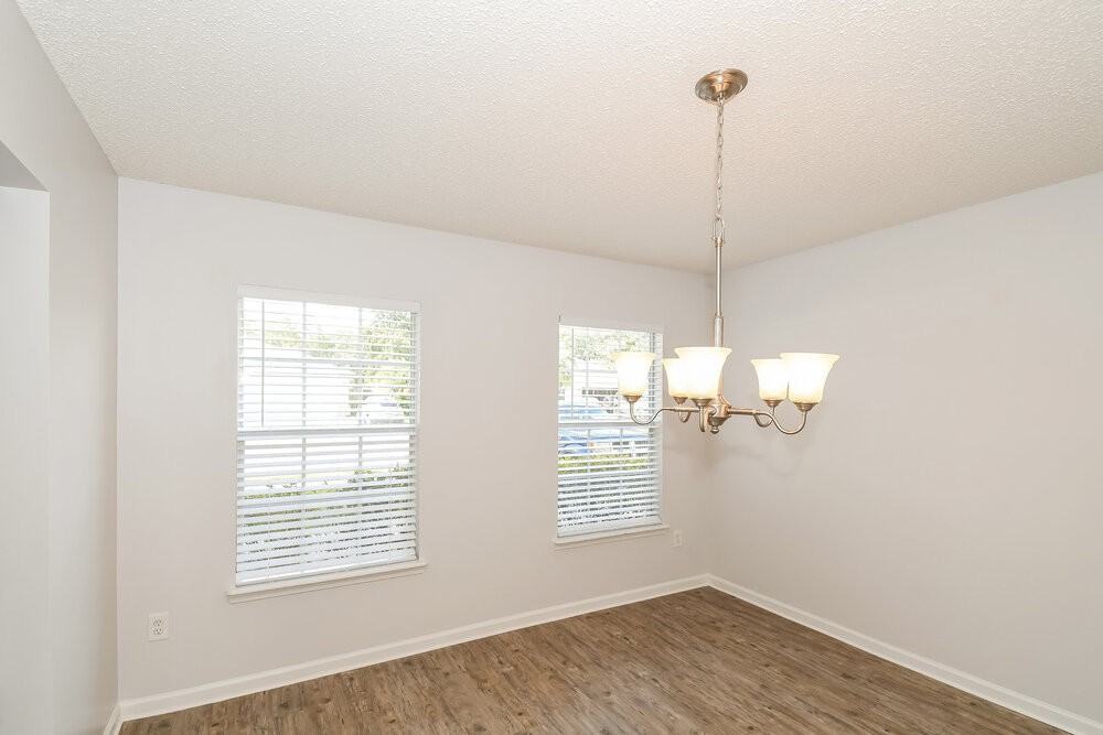 14139 Crestwick Dr W - Photo 5 of 17