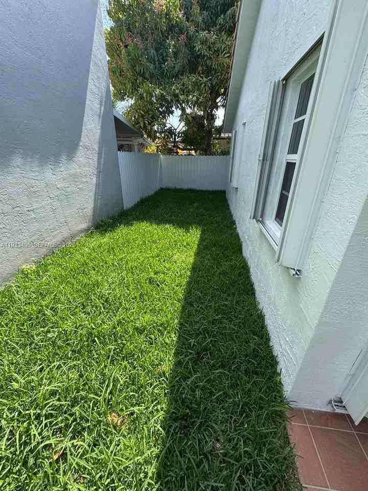 8754 Nw 149th Ter - Photo 6 of 35