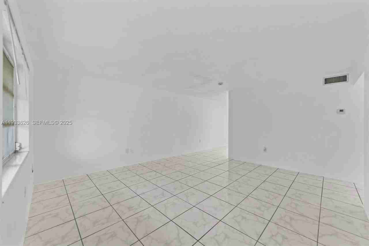 72 Nw 162nd St #72 - Photo 6 of 18