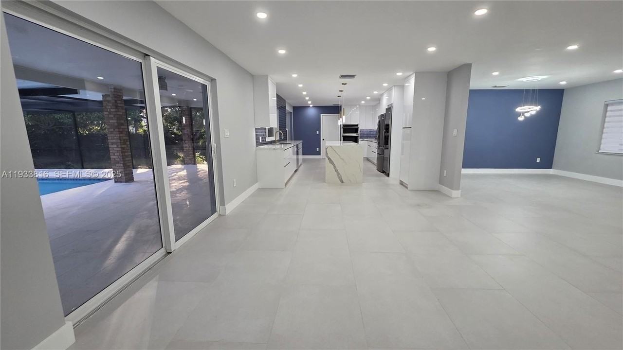 10540 Sw 125th St - Photo 3 of 29