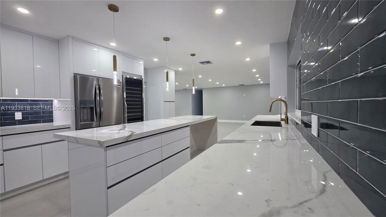 10540 Sw 125th St - Photo 7 of 29