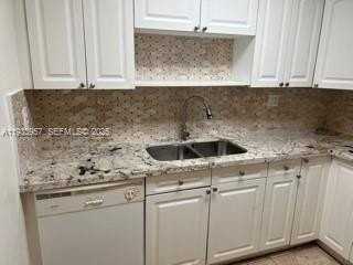 208 Sw 11th St #1 - Photo 5 of 12