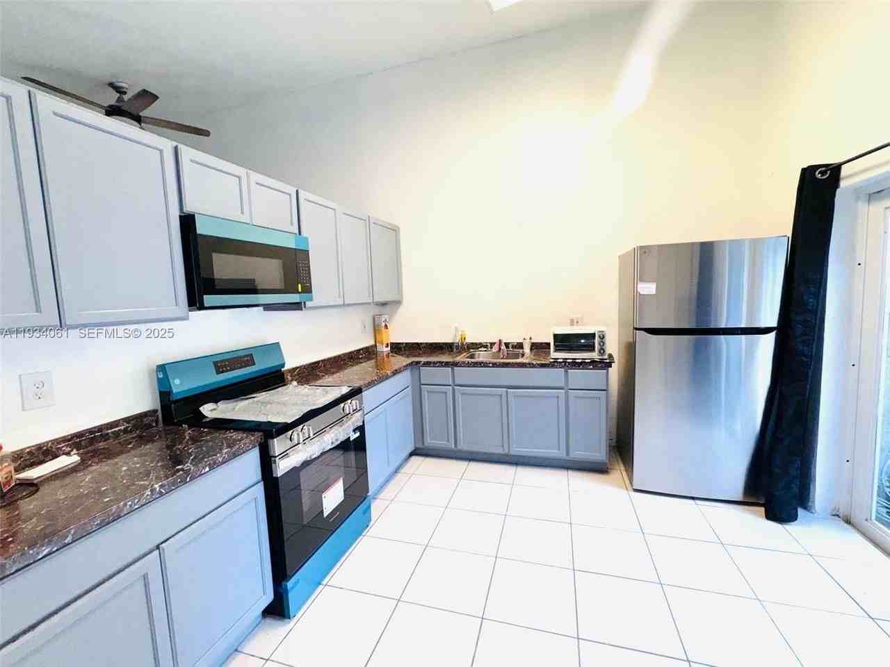 4634 Nw 185th St #4634 - Photo 2 of 13