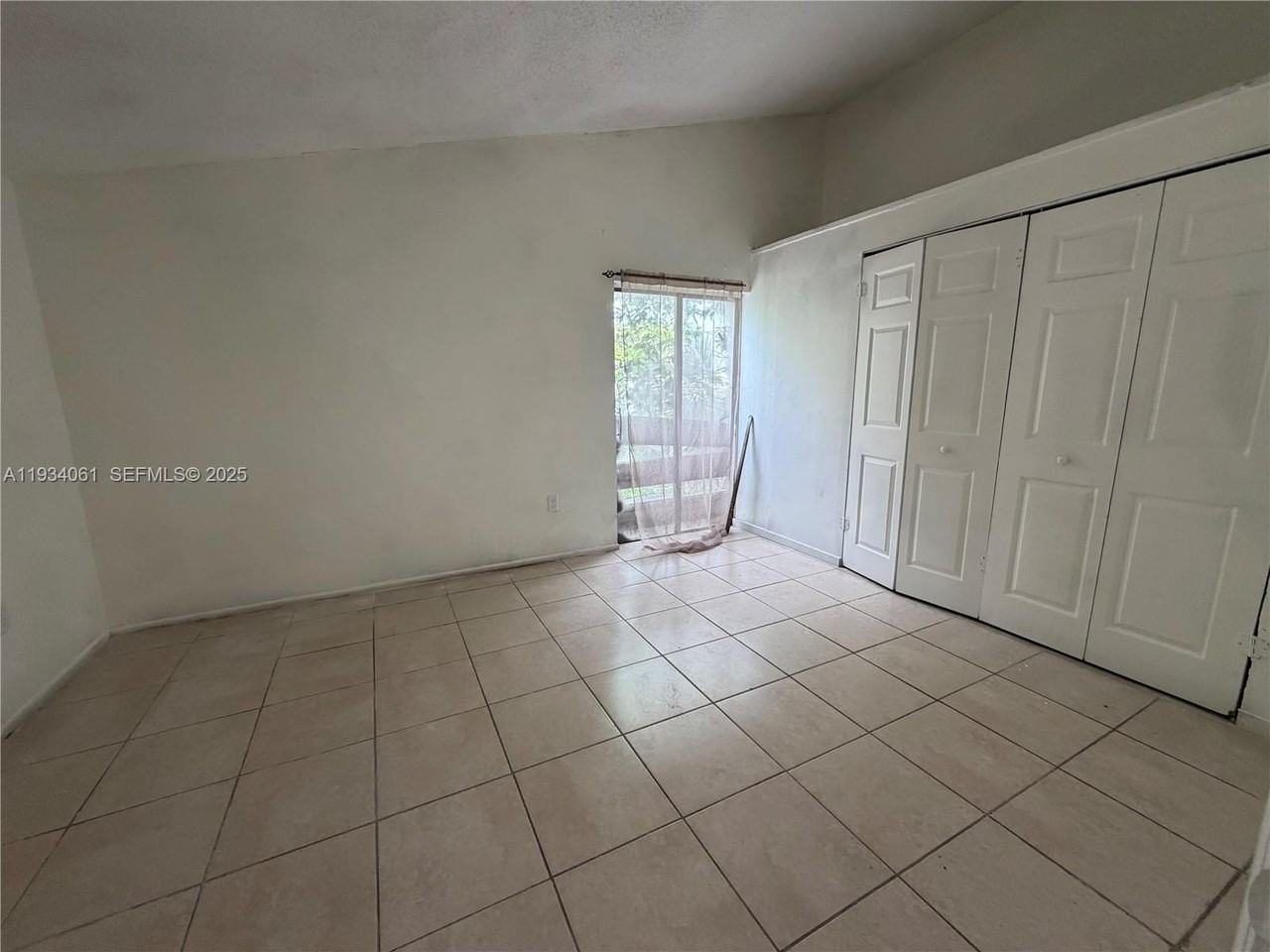4634 Nw 185th St #4634 - Photo 5 of 13