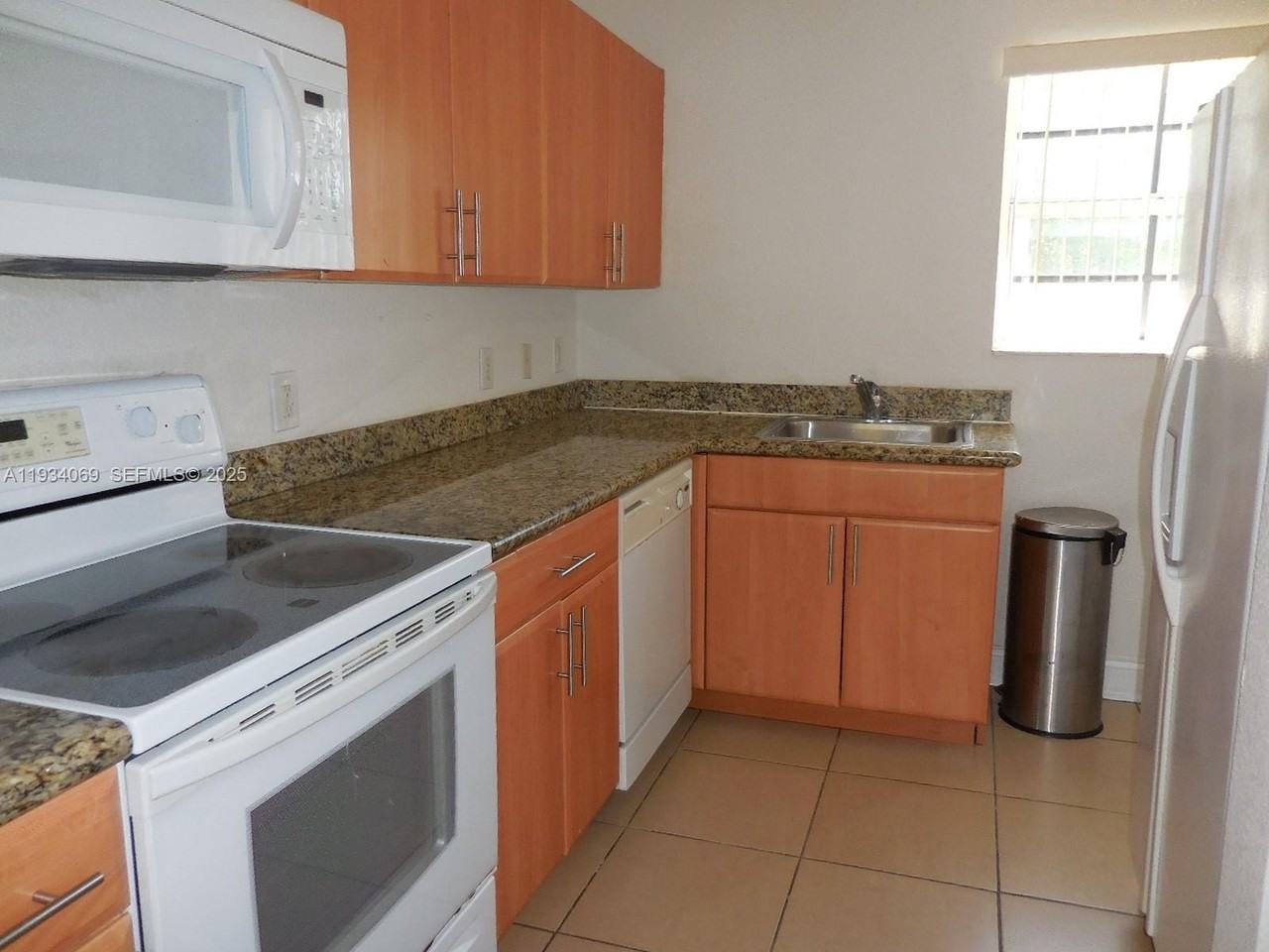 9725 Bay Harbor Ter #22 - Photo 3 of 11