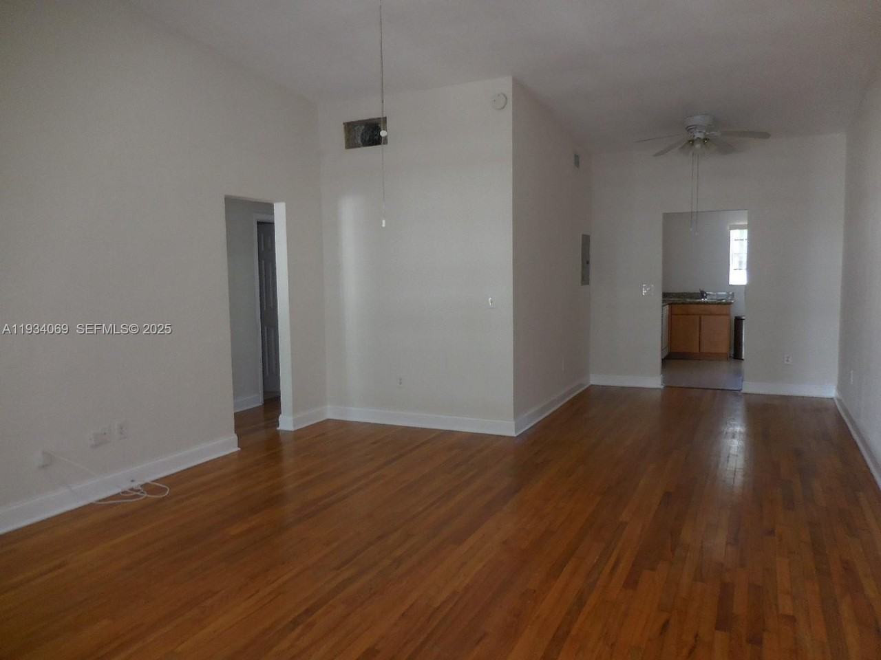 9725 Bay Harbor Ter #22 - Photo 4 of 11