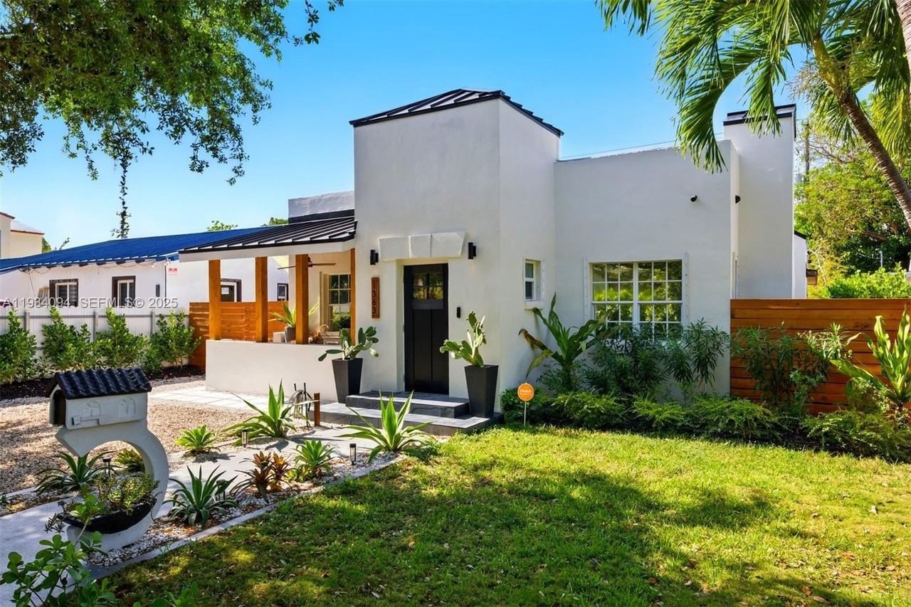 1363 Biarritz Dr - Photo 2 of 28