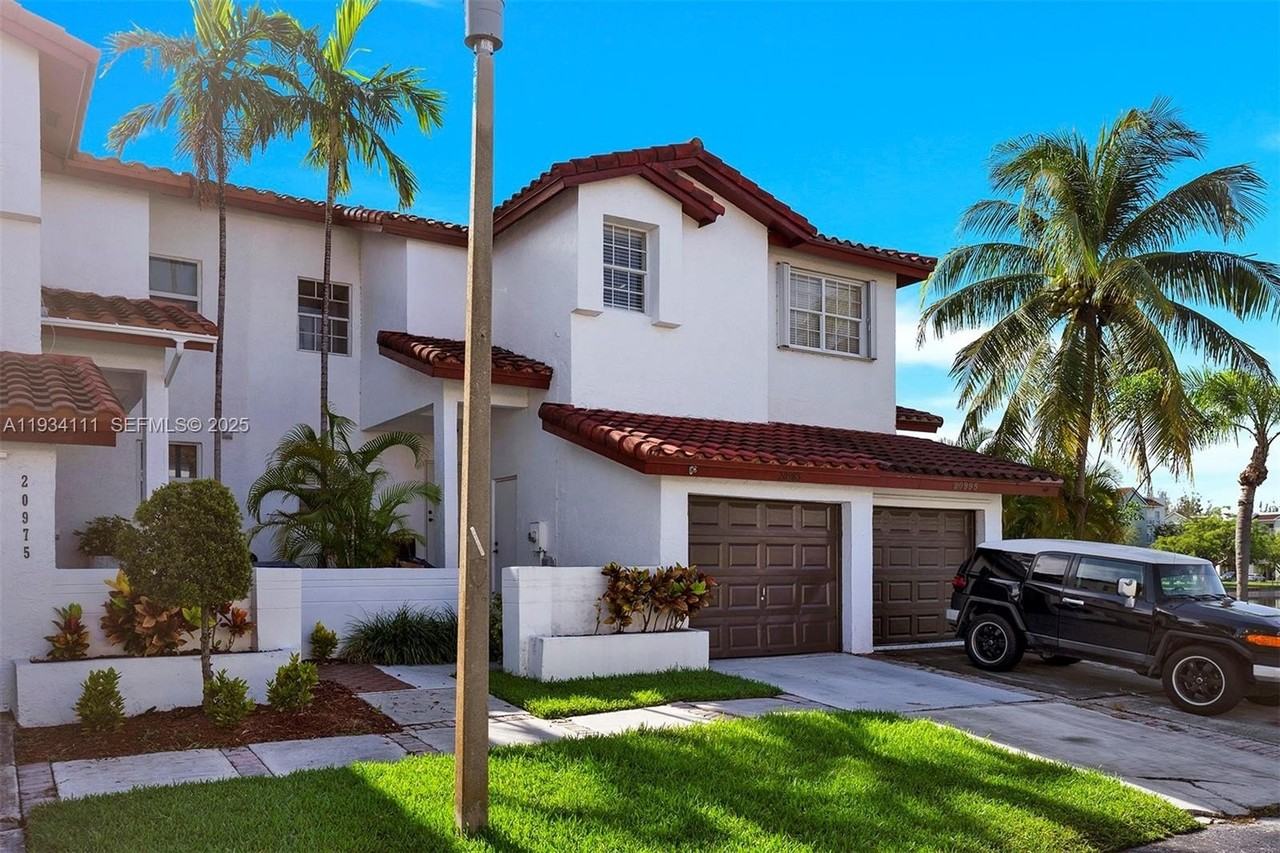 20985 Sw 84th Ave - Photo 2 of 36