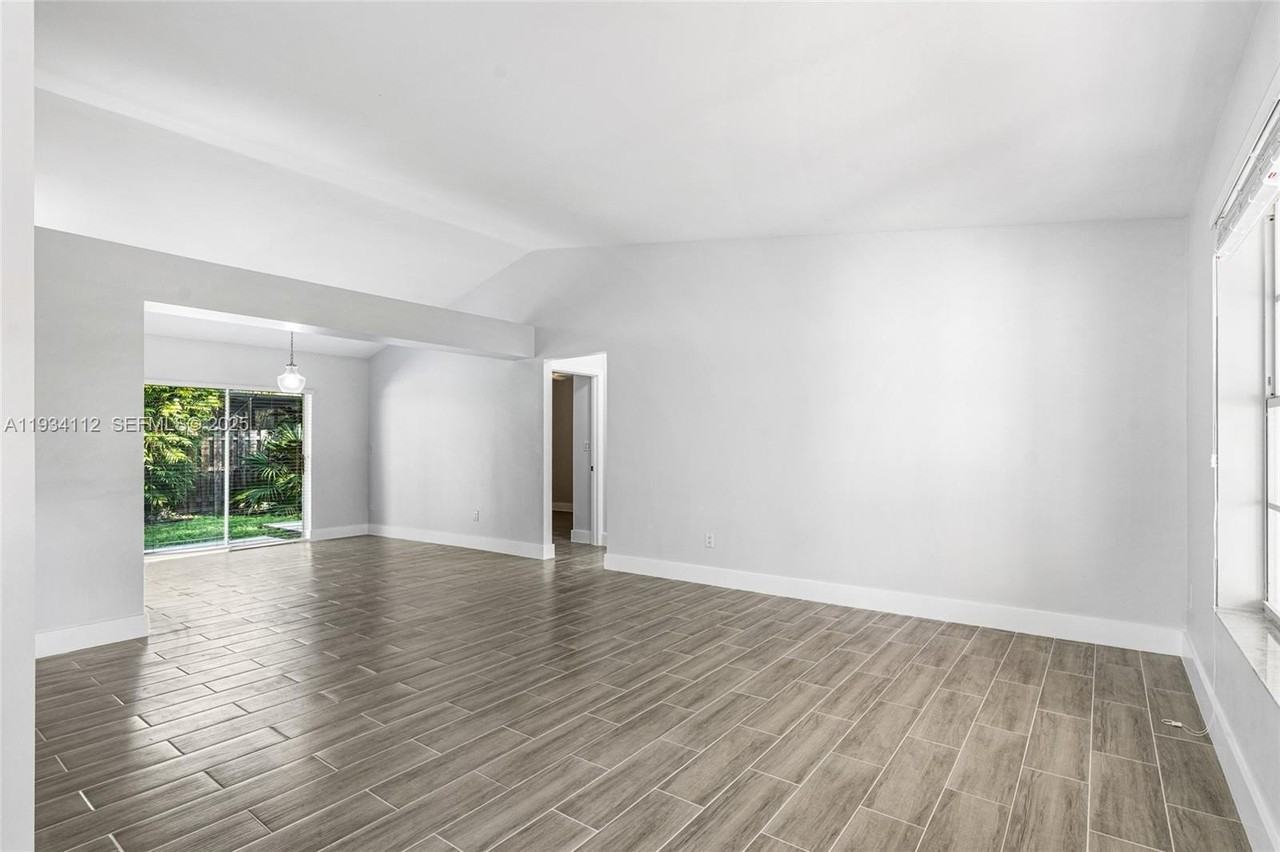 21343 Sw 94th Ct #0 - Photo 4 of 38