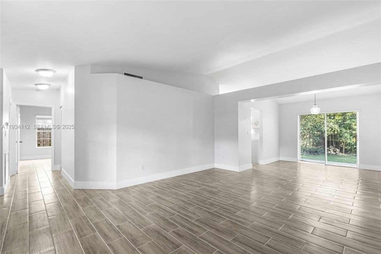 21343 Sw 94th Ct #0 - Photo 5 of 38