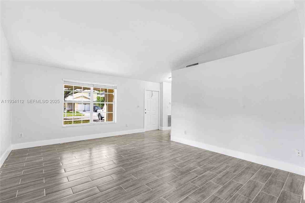 21343 Sw 94th Ct #0 - Photo 6 of 38