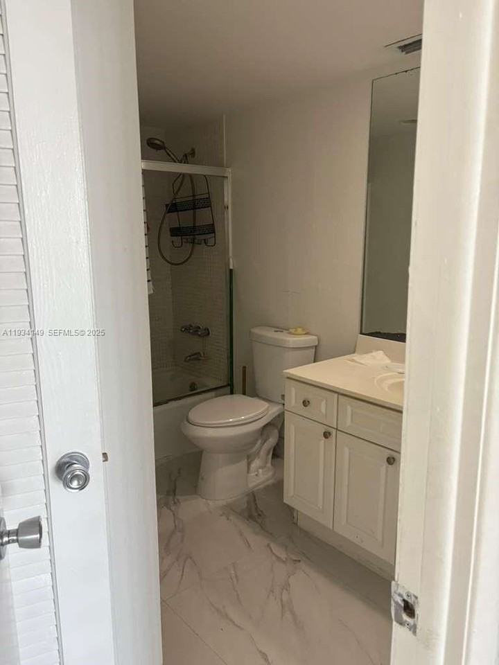 19390 Collins Ave #PH11 - Photo 3 of 9