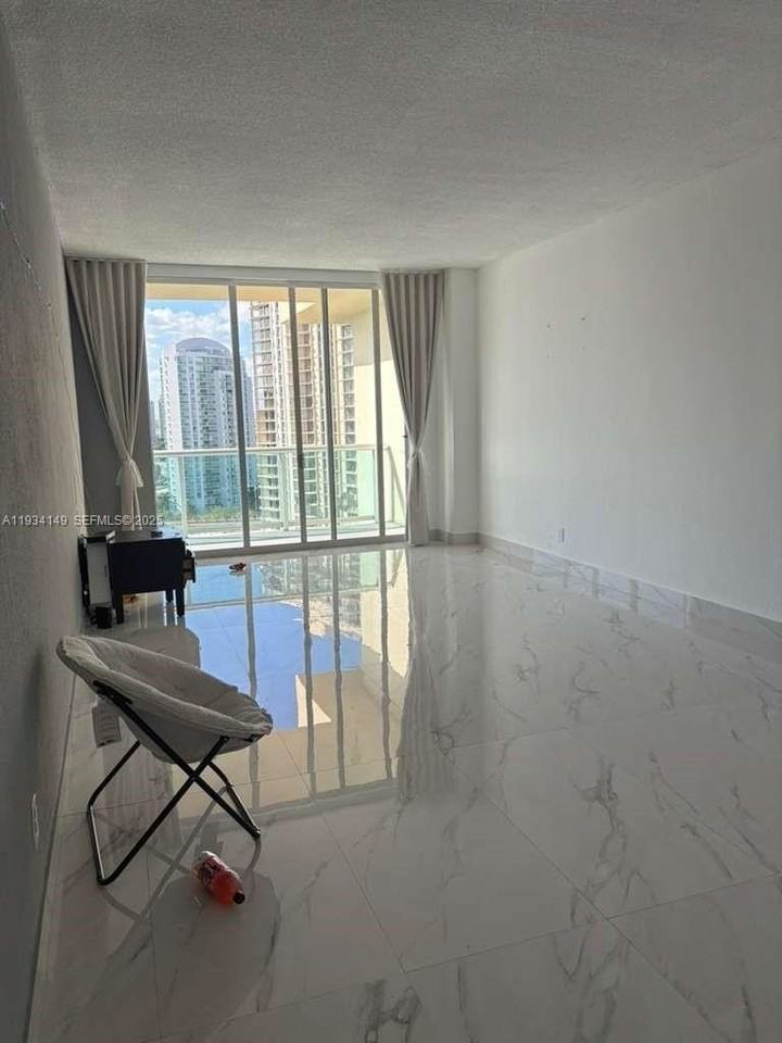 19390 Collins Ave #PH11 - Photo 4 of 9