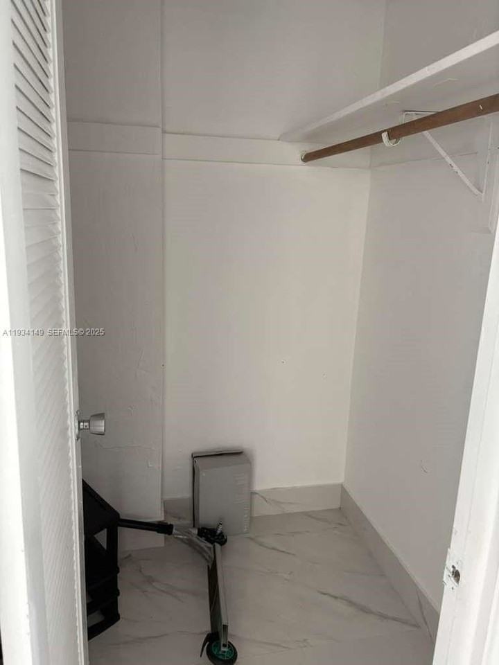 19390 Collins Ave #PH11 - Photo 6 of 9