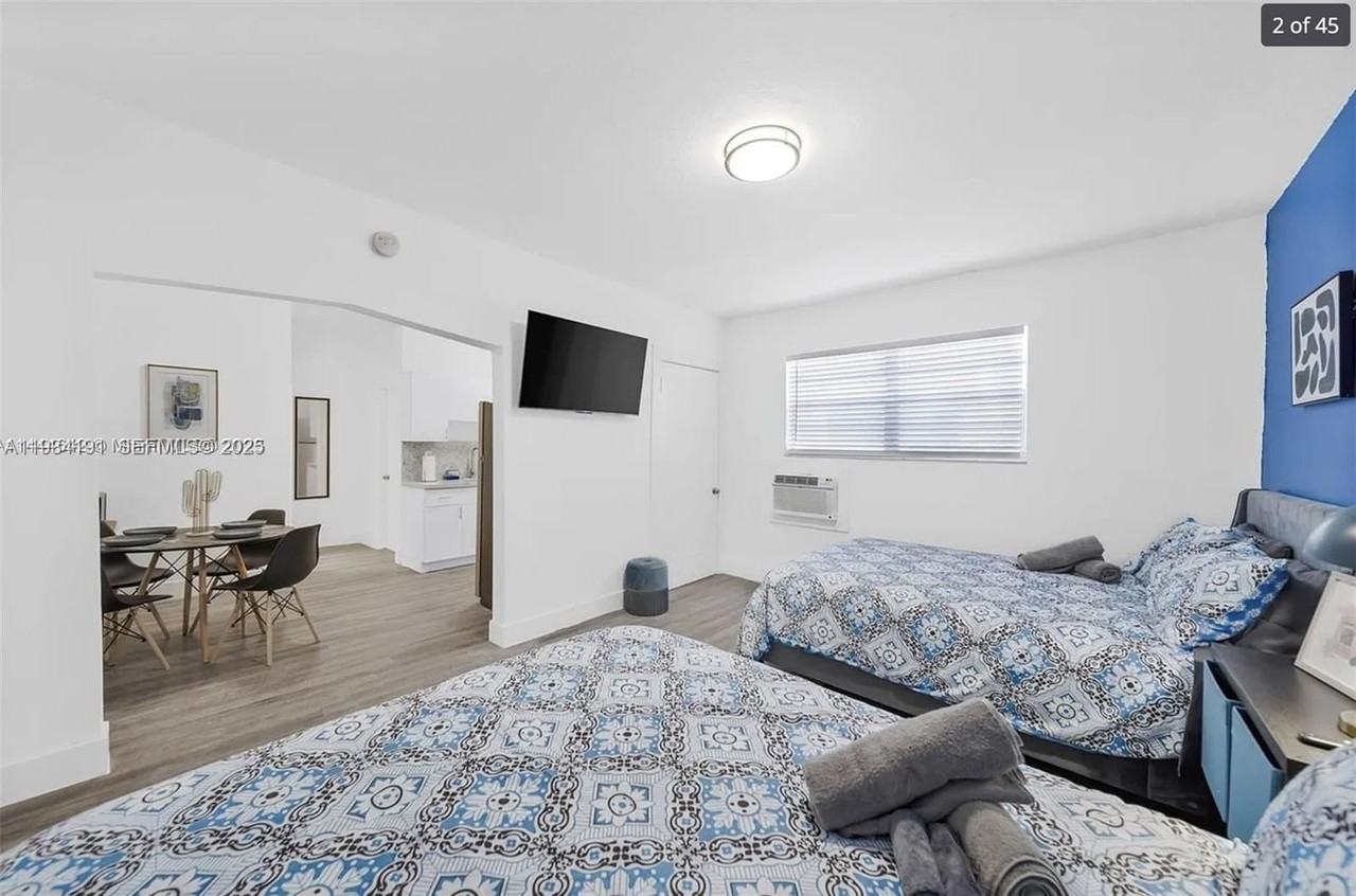 1029 Sw 5th St #13 - Photo 2 of 21