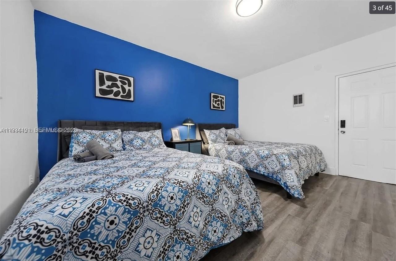 1029 Sw 5th St #13 - Photo 3 of 21