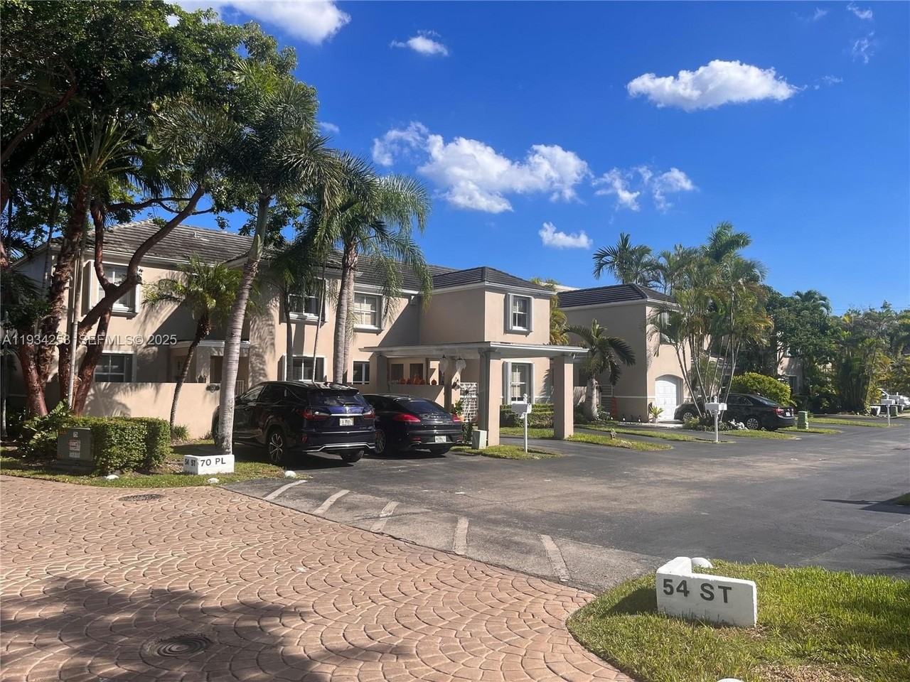 5431 Sw 70th Pl N - Photo 4 of 31