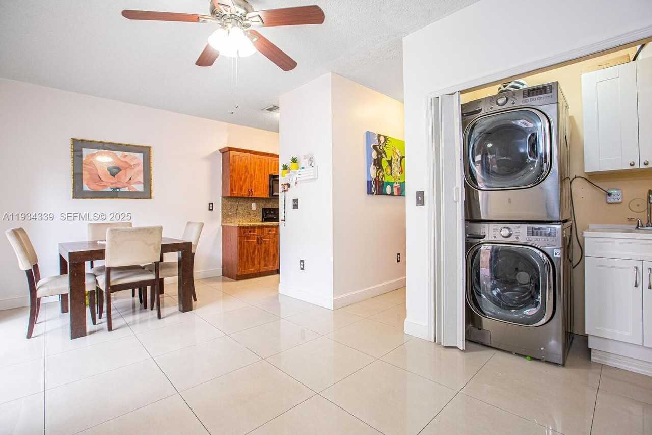 16618 Nw 73rd Ave - Photo 6 of 19